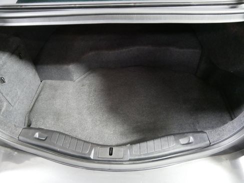 Used 2019 Ford Fusion SE image 18