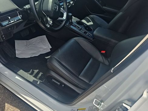 Used 2024 Honda Civic EX-L image 9