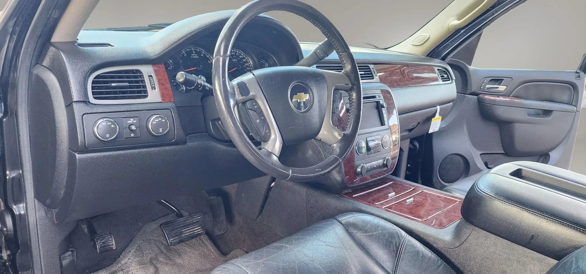 Used 2011 Chevrolet Avalanche LTZ AWD/4WD image 13