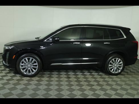 Used 2025 Cadillac XT6 Premium Luxury w/ LPO, Floor Liner Package image 17