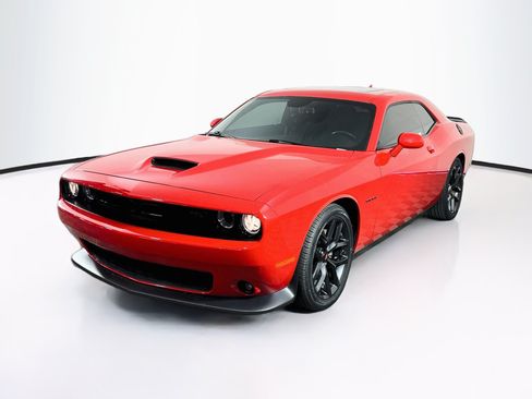 Used 2022 Dodge Challenger R/T w/ Blacktop Package RWD image 3