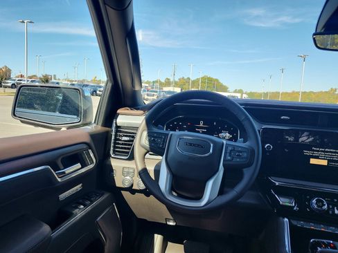 Used 2026 GMC Sierra 1500 Denali w/ Denali Reserve Package AWD/4WD image 12