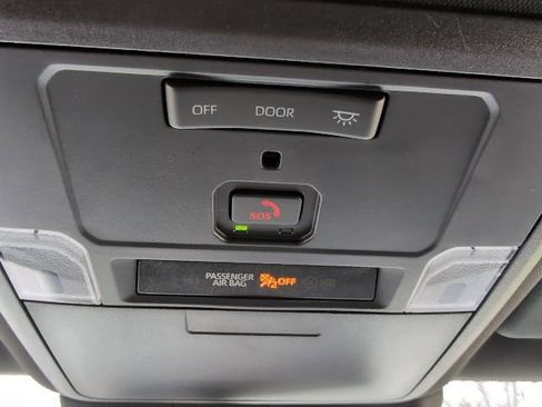 Used 2025 Toyota Tacoma SR5 AWD/4WD image 19