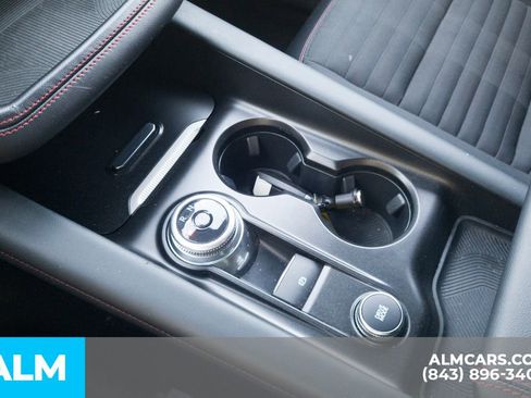 Used 2025 Ford Explorer ST-Line w/ ST-Line Street Pack image 9