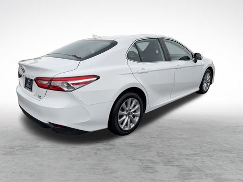 Used 2020 Toyota Camry LE image 8