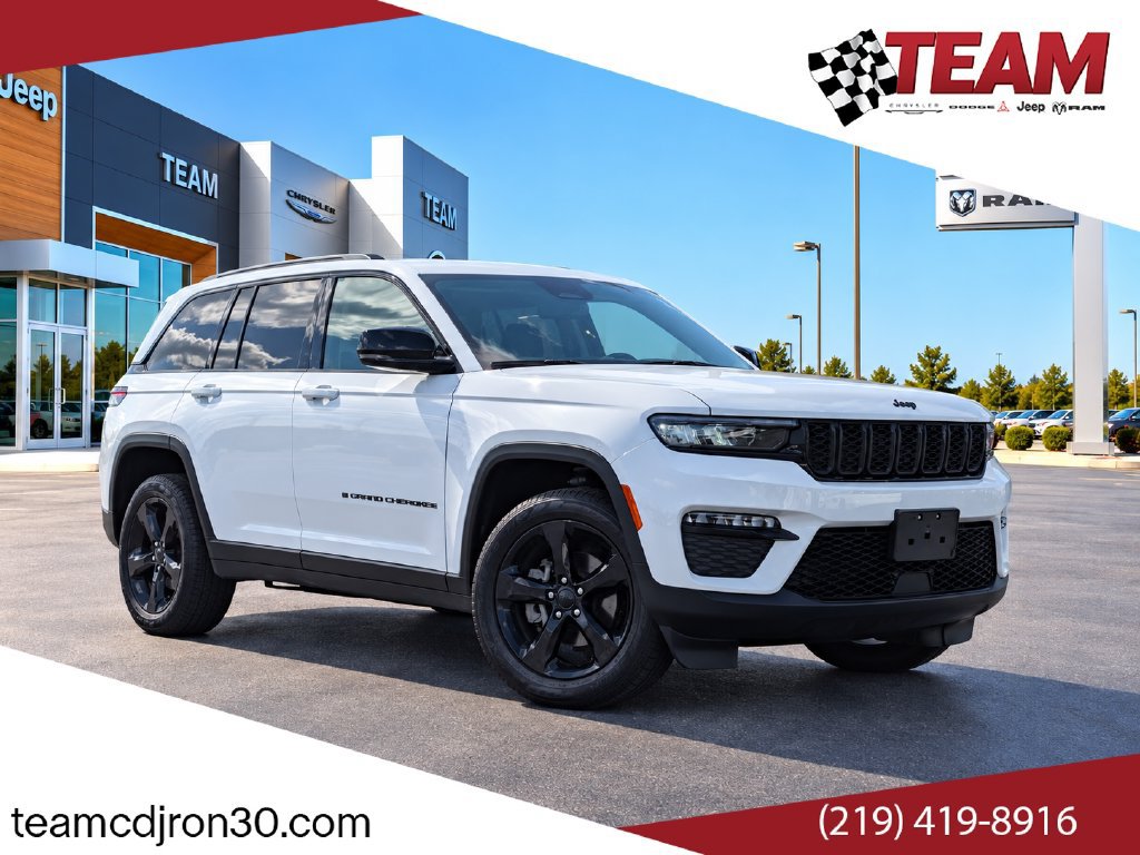 Used 2023 Jeep Grand Cherokee Limited w/ Black Appearance Package AWD/4WD image 1