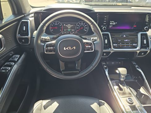 Certified 2022 Kia Sorento SX AWD/4WD image 14