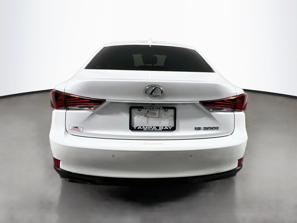 Used 2017 Lexus IS 200t w/ Premium Package RWD image 4