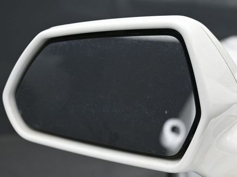 Used 2020 Chevrolet Camaro LT RWD image 8
