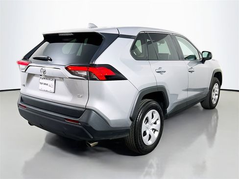 Used 2024 Toyota RAV4 LE image 7