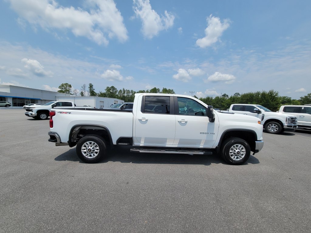 Used 2025 Chevrolet Silverado 2500 LT w/ Convenience Package AWD/4WD image 7