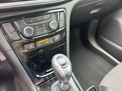 Used 2020 Buick Encore Preferred AWD/4WD image 22