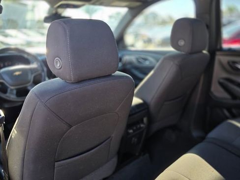 Used 2023 Chevrolet Traverse LT image 16