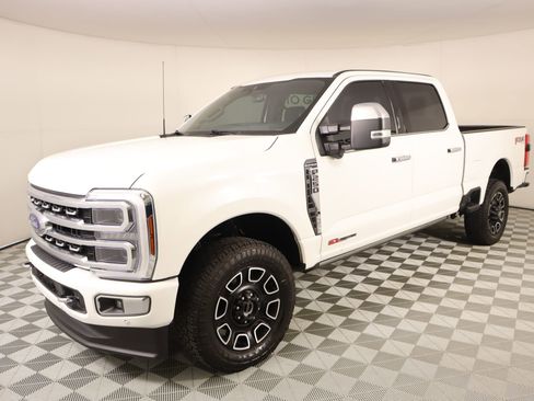 Used 2024 Ford F250 Platinum AWD/4WD image 11