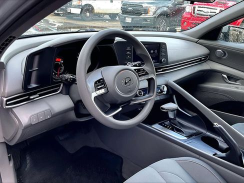 Used 2023 Hyundai Elantra SEL w/ Cargo Package image 20