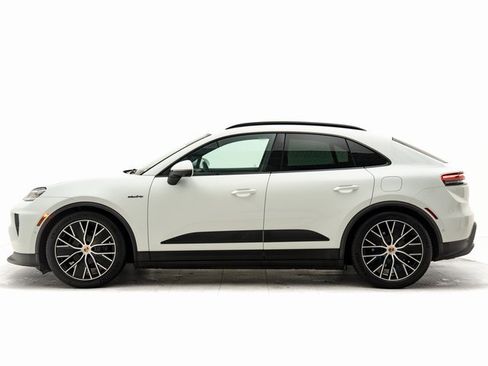 Used 2025 Porsche Macan Electric image 2