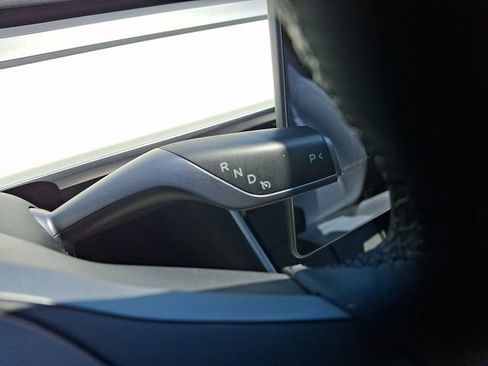 Used 2020 Tesla Model Y Long Range AWD/4WD image 16