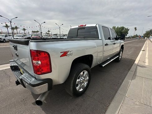 Used 2011 Chevrolet Silverado 2500 LT w/ Interior Plus Package AWD/4WD image 5