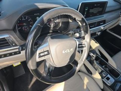 Used 2022 Kia Telluride SX w/ SX Prestige Package AWD/4WD image 9