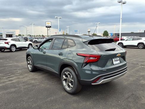 New 2025 Chevrolet Trax LT FWD image 6