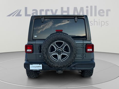 Used 2019 Jeep Wrangler Sport AWD/4WD image 4