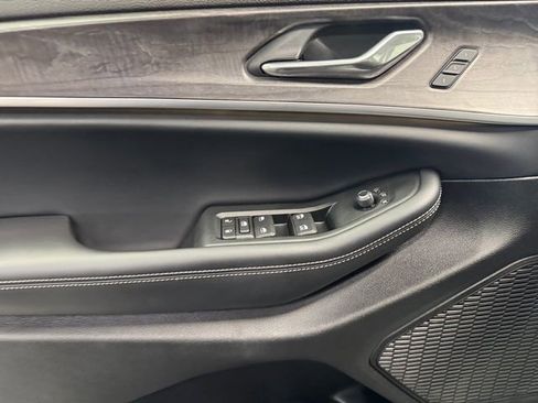 Used 2024 Jeep Grand Cherokee Limited w/ Trailer Tow Package image 28