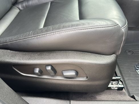 Used 2022 Cadillac XT4 Premium Luxury w/ Safety Alert Package image 25