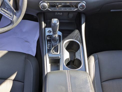 Used 2024 Nissan Altima 2.5 SV image 18