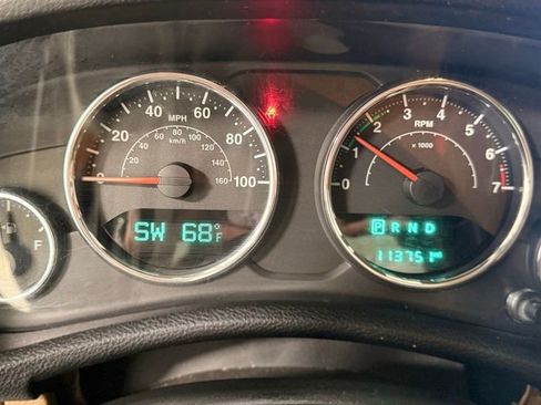 Used 2017 Jeep Wrangler Unlimited Sahara w/ Connectivity Group image 16