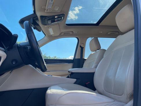 Used 2022 Jeep Grand Cherokee L Limited w/ Luxury Tech Group II image 15