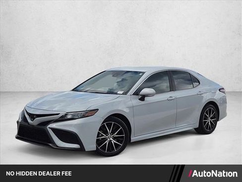 Used 2024 Toyota Camry SE w/ Convenience Package FWD image 1