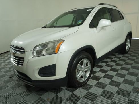Used 2015 Chevrolet Trax LT w/ LT Plus Package FWD image 3