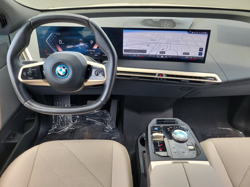 Used 2025 BMW iX xDrive50 AWD/4WD image 4
