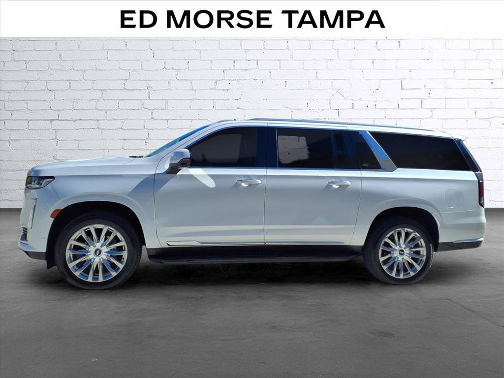 Used 2023 Cadillac Escalade ESV Premium Luxury AWD/4WD image 2