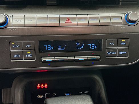 Used 2025 Hyundai Kona SEL image 24