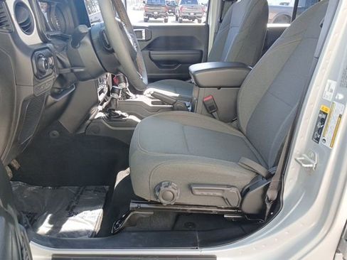 Used 2024 Jeep Wrangler Sport S image 34