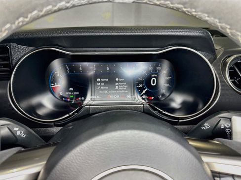 Used 2021 Ford Mustang Shelby GT500 w/ Technology Package RWD image 13