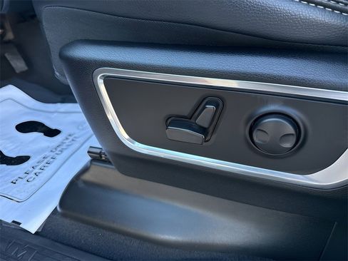 Used 2025 RAM 1500 Laramie image 27