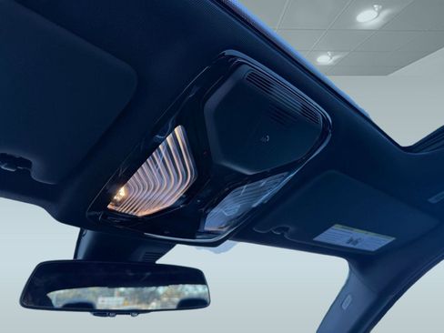 Used 2026 BMW 330i Sedan w/ Convenience Package image 18