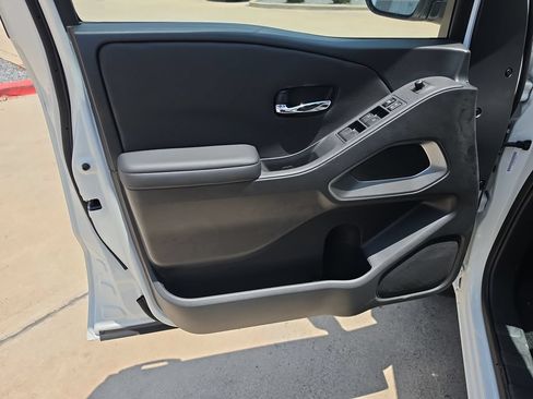 New 2026 Nissan Frontier SV w/ SV Convenience Package RWD image 21