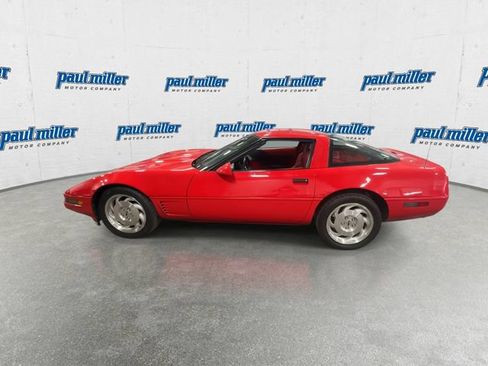 Used 1996 Chevrolet Corvette Coupe RWD image 7