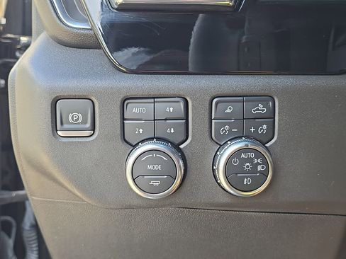 Used 2024 GMC Sierra 1500 SLT w/ SLT Premium Plus Package image 25