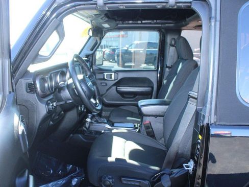Used 2020 Jeep Wrangler Sport AWD/4WD image 9