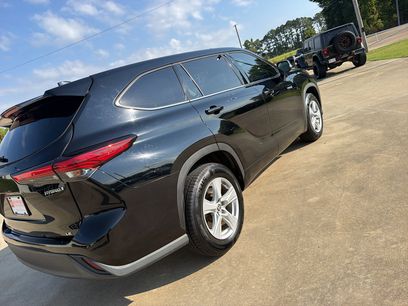 Used 2020 Toyota Highlander LE