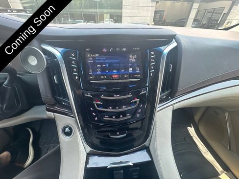 Used 2015 Cadillac Escalade ESV Premium RWD image 25