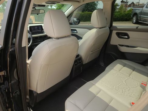 Certified 2023 Nissan Rogue SV w/ SV Premium B Package FWD image 10