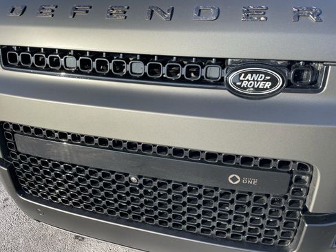 Certified 2025 Land Rover Defender 110 image 32