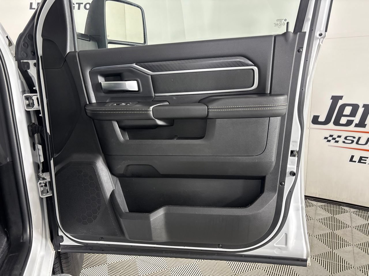 Used 2025 RAM 2500 Big Horn AWD/4WD image 29