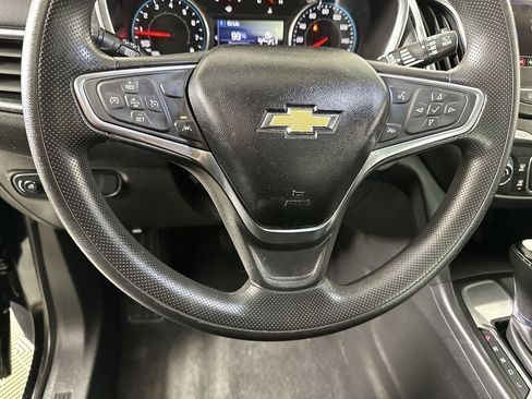 Used 2020 Chevrolet Equinox LT image 10