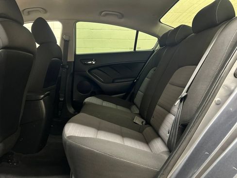 Used 2018 Kia Forte S FWD image 8